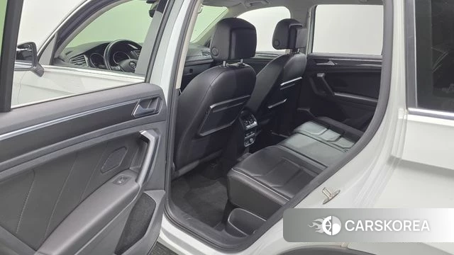 Volkswagen Tiguan second Generation 2020 Белый из Кореи, фото 3