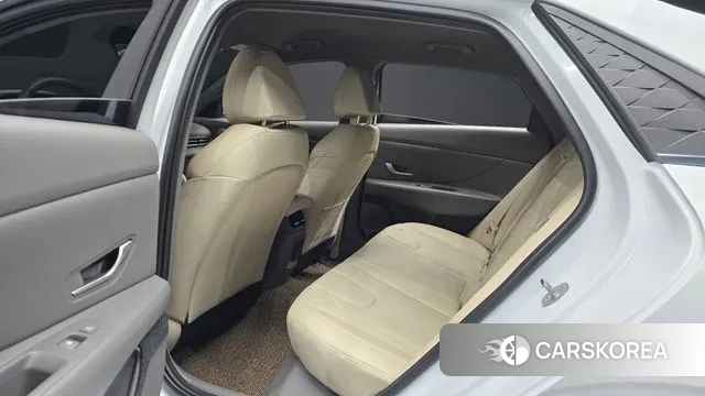 Hyundai The New Avante (CN7) 2023 Белый из Кореи, фото 3