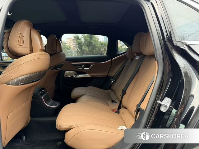 Mercedes-Benz E-class 2024 Черный из Китая, фото 3