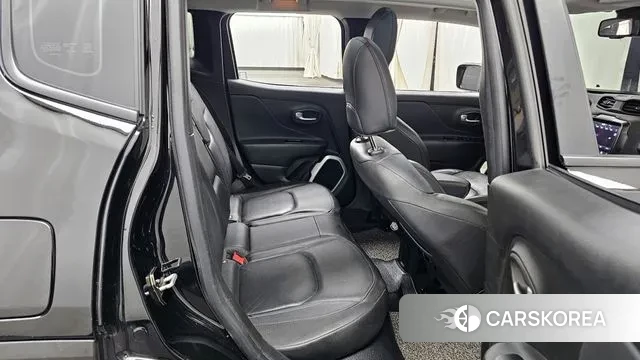 Jeep Renegade 2018 Черный из Кореи, фото 3