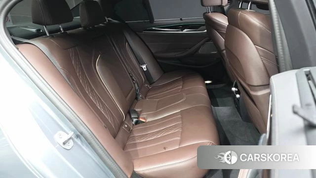 BMW 5 Series (G30) 2023 Серый из Кореи, фото 3