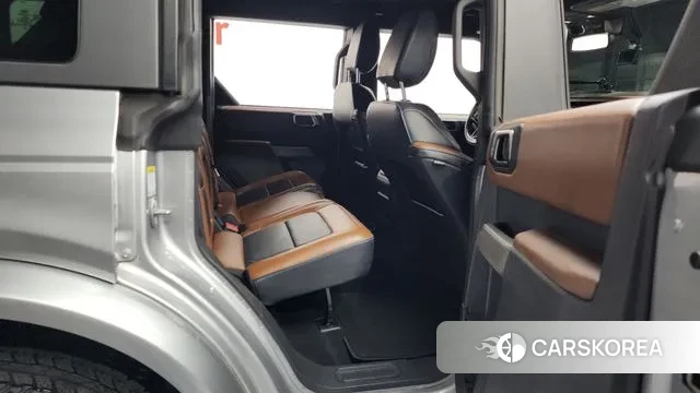 Ford Bronco 6th Generation 2022 Серебряный из Кореи, фото 3