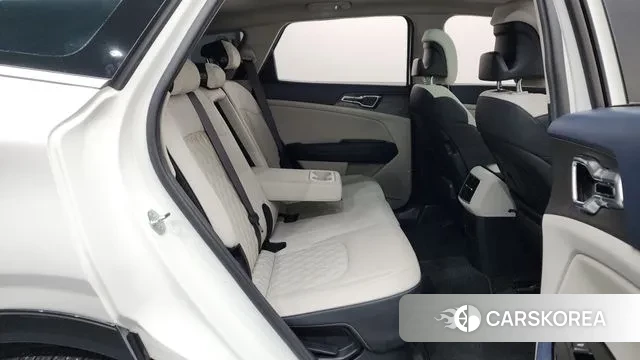 Kia Sportage 5th Generation Hybrid 2024 Белый из Кореи, фото 3