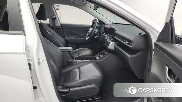 Hyundai Kona (SX2) 2023 Белый из Кореи, фото 3