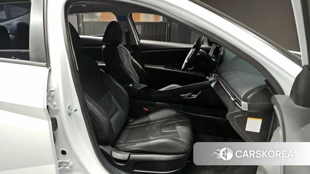 Hyundai The New Avante Hybrid (CN7) 2025 Белый из Кореи, фото 3