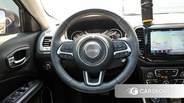 Jeep Compass 2nd Generation 2018 Серый из Кореи, фото 3