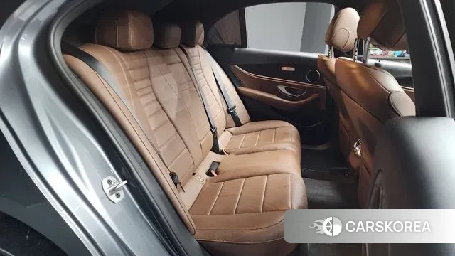 Mercedes-Benz E-Class W213 2022 Серый из Кореи, фото 3