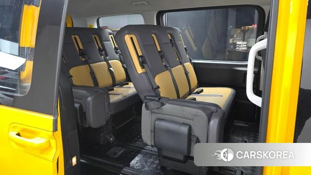 Hyundai Staria 2022 Желтый из Кореи, фото 3