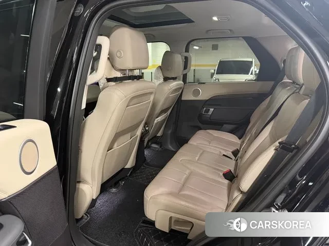 Land Rover Discovery 5 2018 Черный из Кореи, фото 3