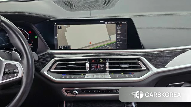BMW X7 (G07) 2022 Белый из Кореи, фото 3