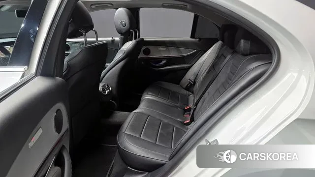 Mercedes-Benz E-Class W213 2018 Белый из Кореи, фото 3