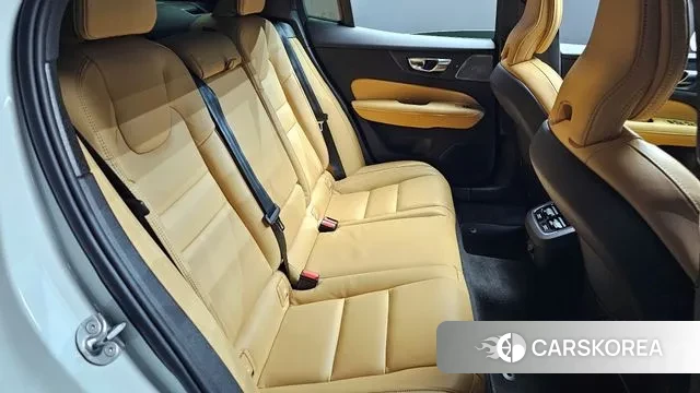 Volvo S60 3rd generation 2024 Белый из Кореи, фото 3