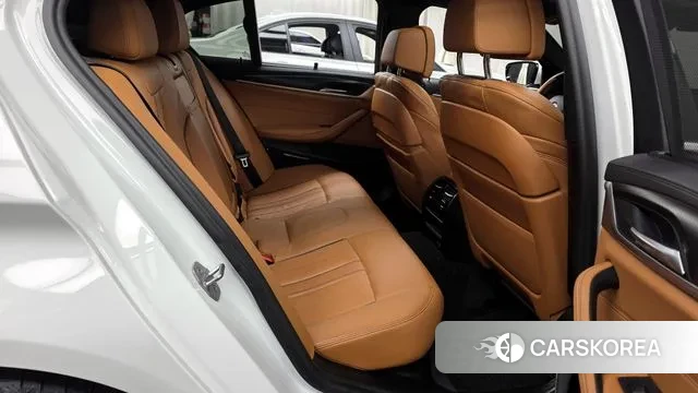 BMW 5 Series (G30) 2022 Белый из Кореи, фото 3