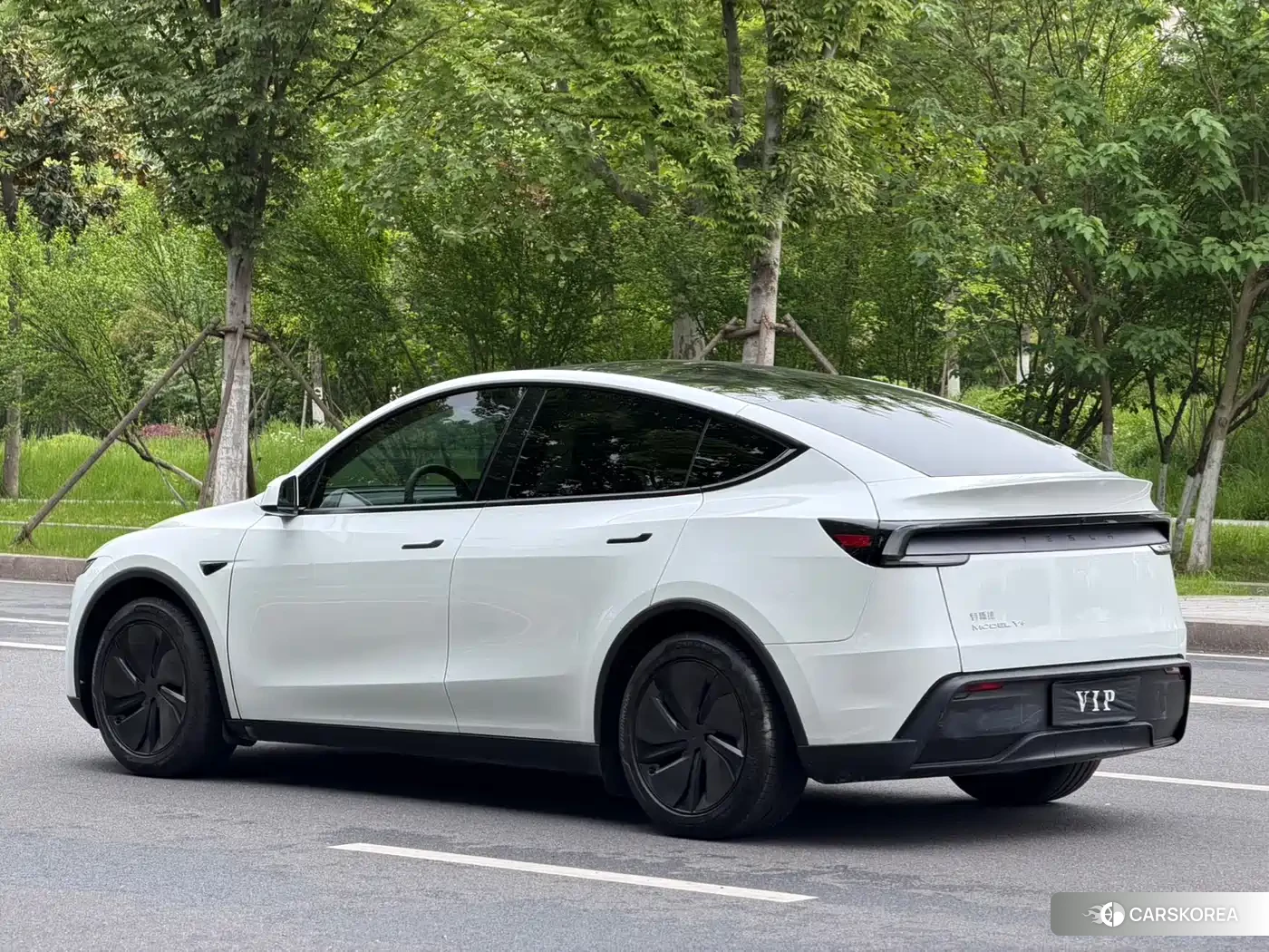Tesla Model Y 2026 Белый из Китая, фото 3