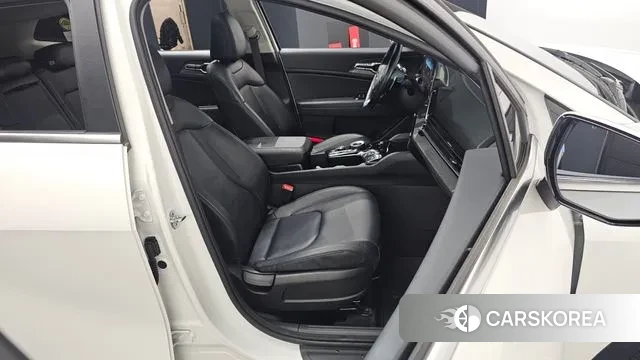Kia Sportage 5th Generation Hybrid 2021 Белый из Кореи, фото 3