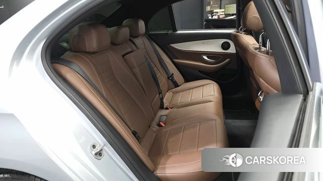 Mercedes-Benz E-Class W213 2021 Серебряный из Кореи, фото 3
