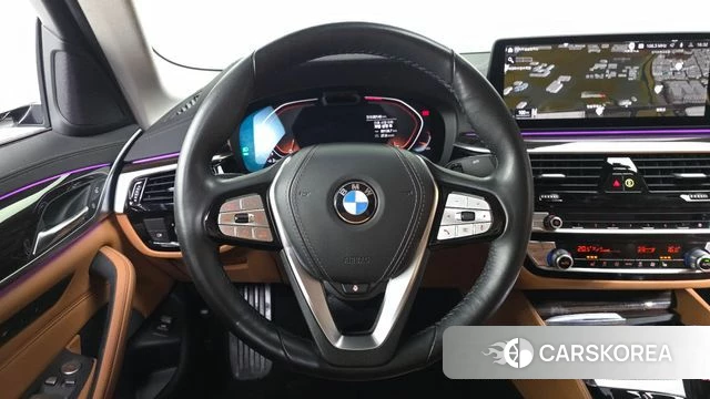 BMW 5 Series (G30) 2021 Белый из Кореи, фото 3