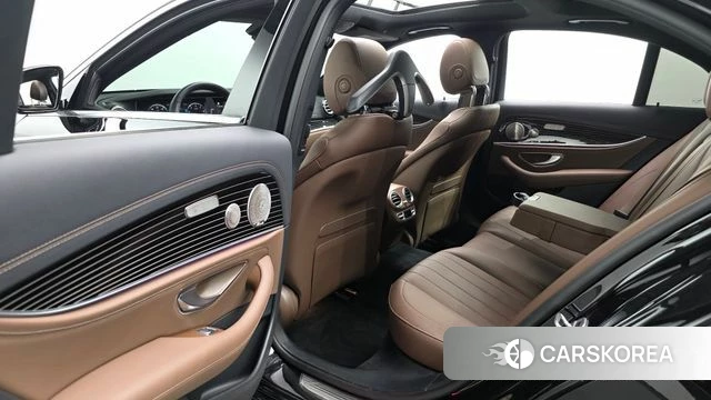 Mercedes-Benz E-Class W213 2021 Черный из Кореи, фото 3