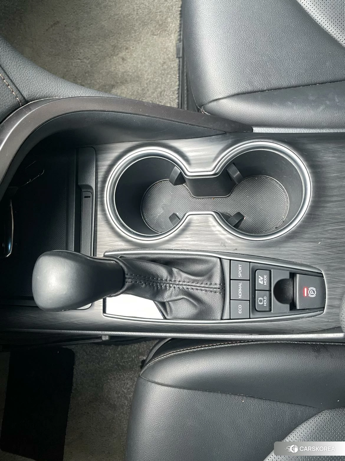 Toyota Camry 2021 Серебристо-серый из Китая, фото 3