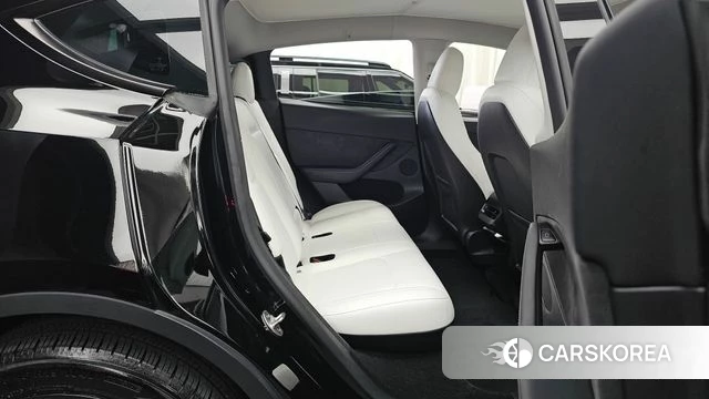 Tesla Model Y 2023 Черный из Кореи, фото 3