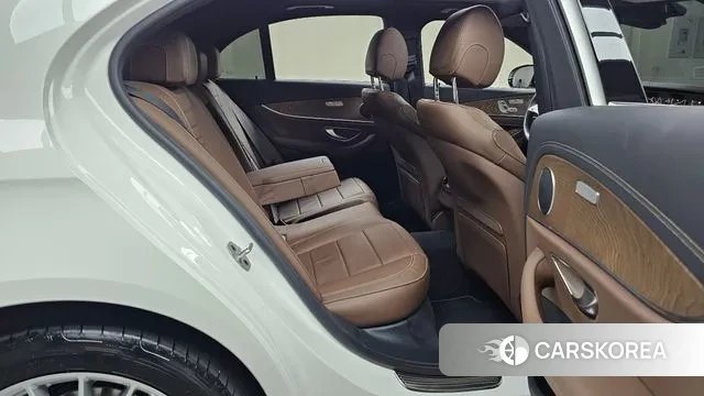 Mercedes-Benz E-Class W213 2023 Белый из Кореи, фото 3