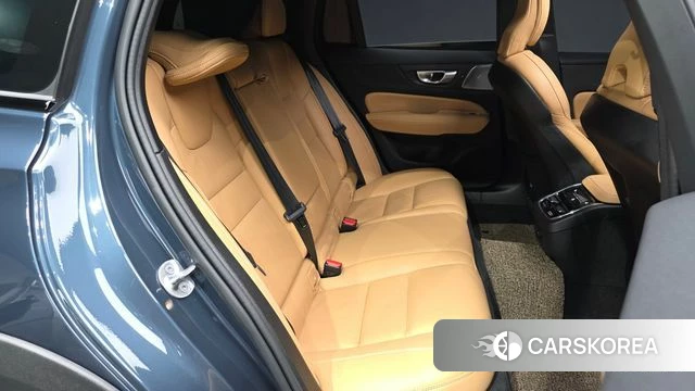 Volvo V60 Cross-Country 2nd Generation 2024 Синий из Кореи, фото 3