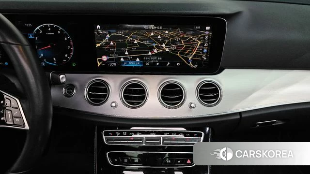 Mercedes-Benz E-Class W213 2021 Белый из Кореи, фото 3