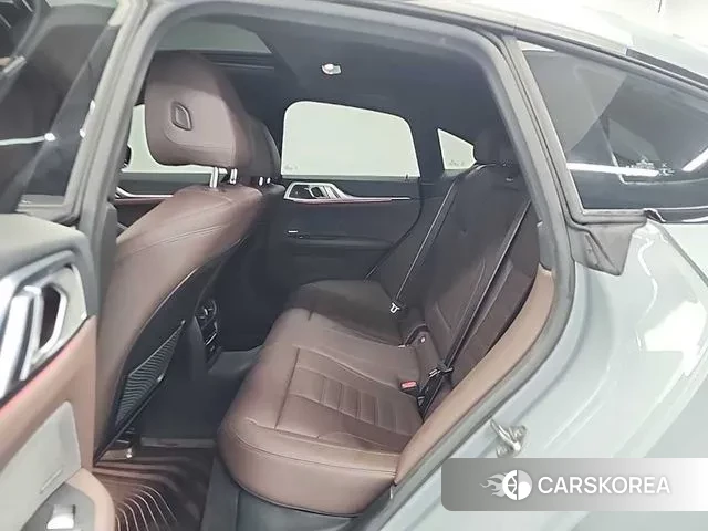 BMW 4 Series (G22) 2021 Серебристо-серый из Кореи, фото 3