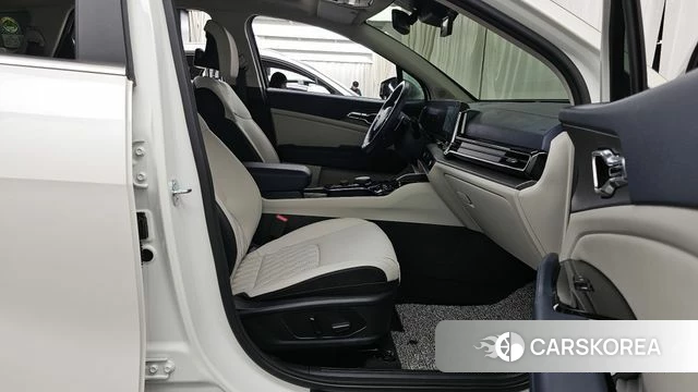 Kia Sportage 5th Generation 2023 Белый из Кореи, фото 3