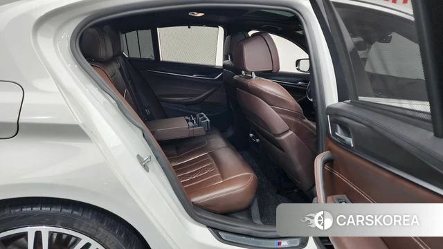 BMW 5 Series (G30) 2019 Белый из Кореи, фото 3