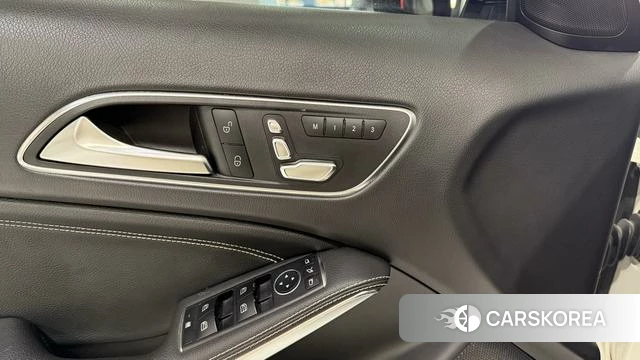 Mercedes-Benz GLA 2019 Белый из Китая, фото 3