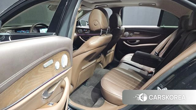 Mercedes-Benz E-Class W213 2018 Черный из Кореи, фото 3