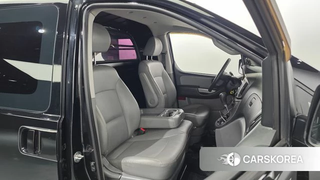 Hyundai The New Grand Starex 2018 Черный из Кореи, фото 3