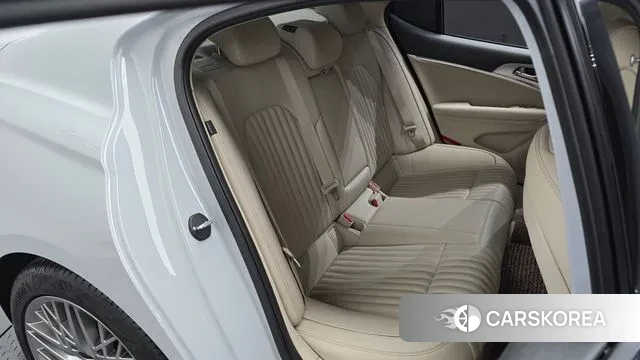 Genesis The New G70 2022 Светло-серебряный цвет из Кореи, фото 3