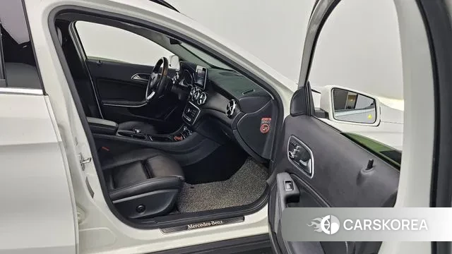 Mercedes-Benz GLA-Class X156 2018 Белый из Кореи, фото 3