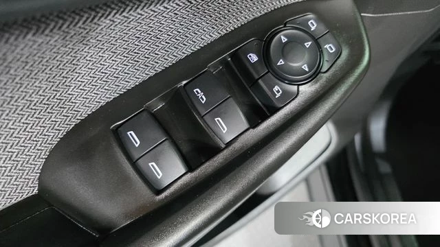 Chevrolet (GM Daewoo) Trailblazer 2021 Черный из Кореи, фото 3