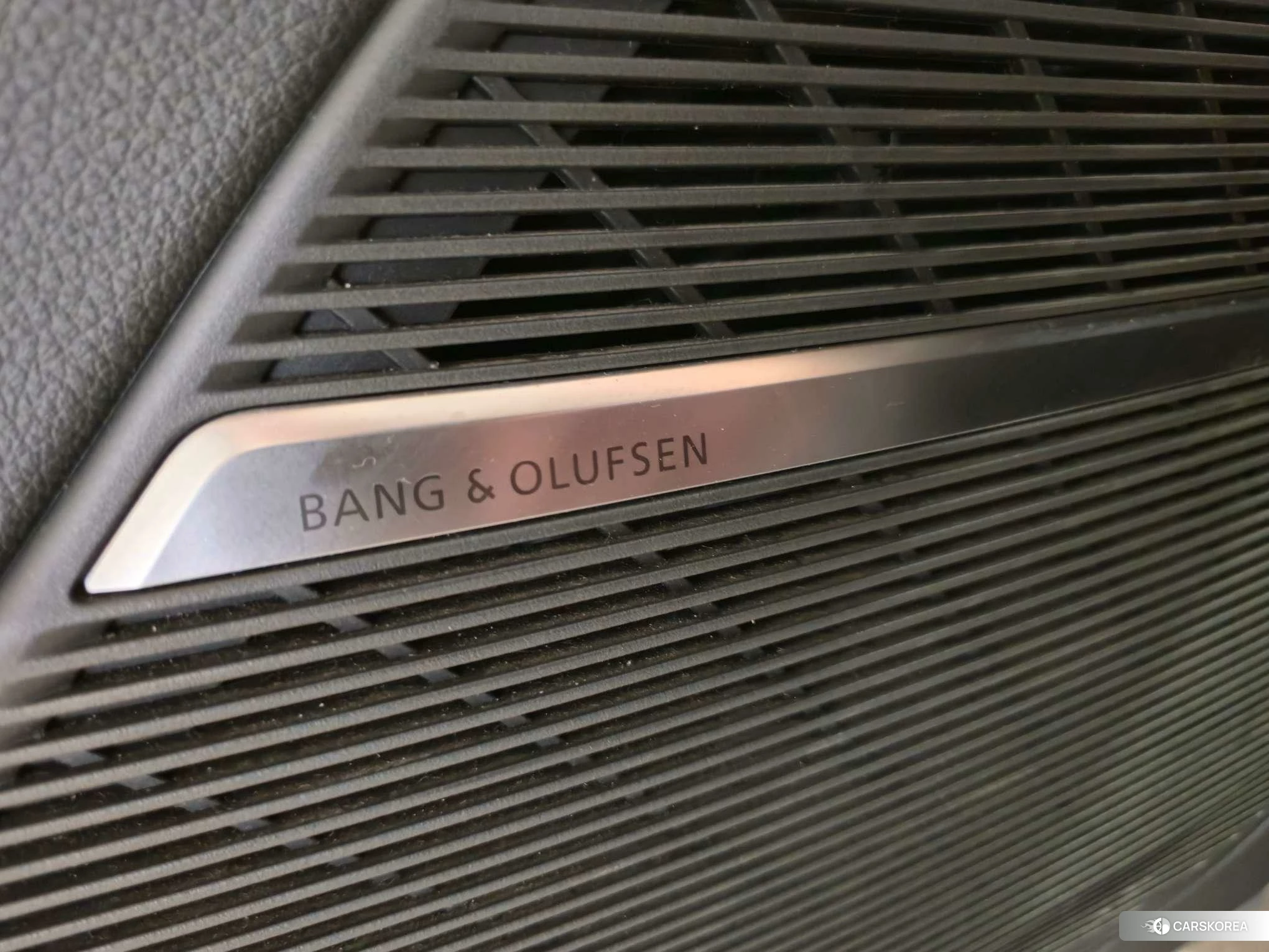 Audi Q7 2023 Черный из Китая, фото 3