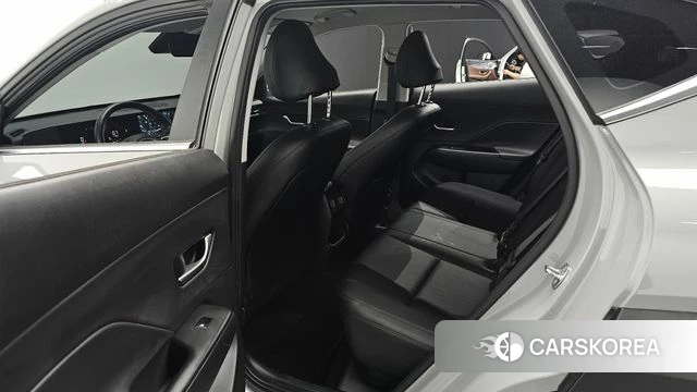 Hyundai Kona (SX2) 2023 Серебристо-серый из Кореи, фото 3