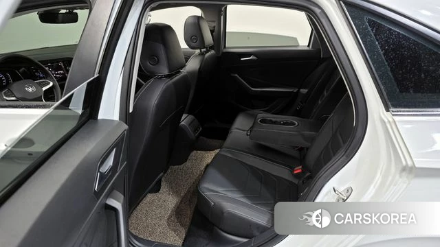 Volkswagen 7th Generation of Jetta 2023 Белый из Кореи, фото 3