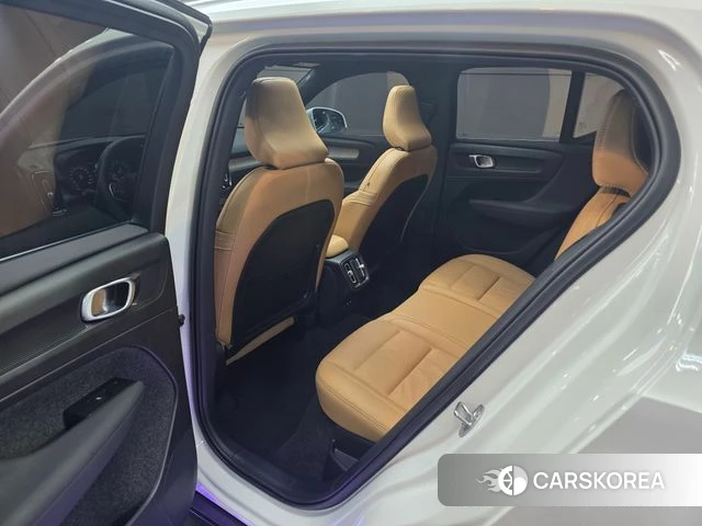 Volvo XC40 2022 Белый из Кореи, фото 3