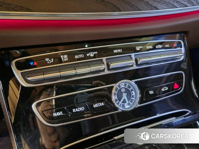 Mercedes-Benz E-Class W213 2018 Серый из Кореи, фото 3