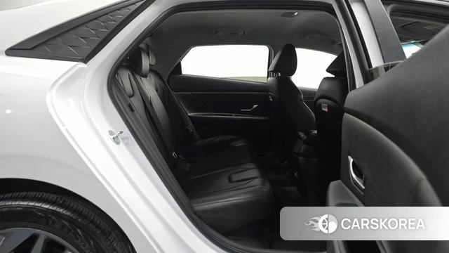 Hyundai The New Avante Hybrid (CN7) 2023 Белый из Кореи, фото 3