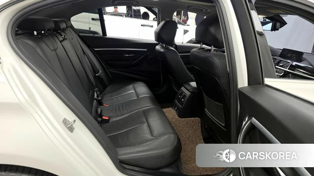 BMW 3 Series (F30) 2018 Белый из Кореи, фото 3