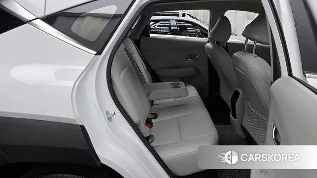 Hyundai Kona Hybrid (SX2) 2023 Белый из Кореи, фото 3