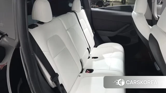 Tesla Model Y 2024 Черный из Кореи, фото 3