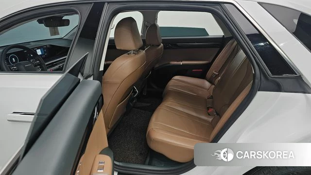 Hyundai Grandeur Hybrid (GN7) 2023 Белый из Кореи, фото 3