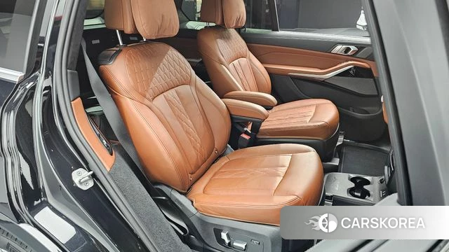 BMW X7 (G07) 2024 Черный из Кореи, фото 3