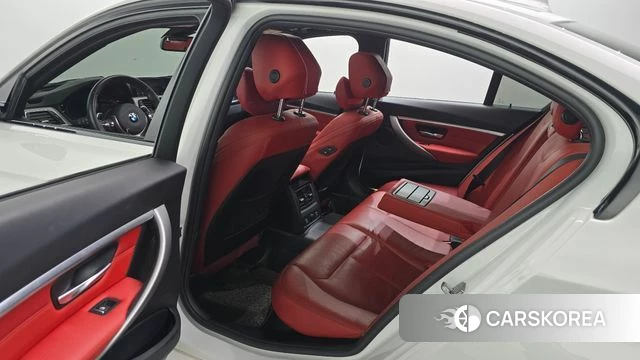 BMW 3 Series (F30) 2018 Белый из Кореи, фото 3