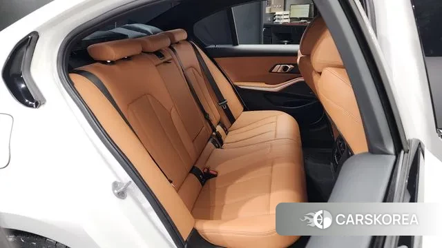 BMW 3 Series (G20) 2023 Белый из Кореи, фото 3