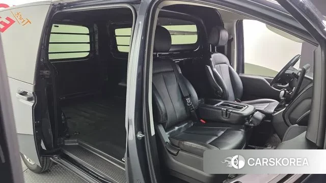 Hyundai Staria 2022 Серый из Кореи, фото 3